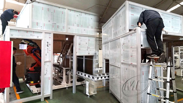 鋁型材機器人設(shè)備防護(hù)罩