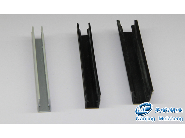 工業(yè)鋁型材配件中，槽條的作用
