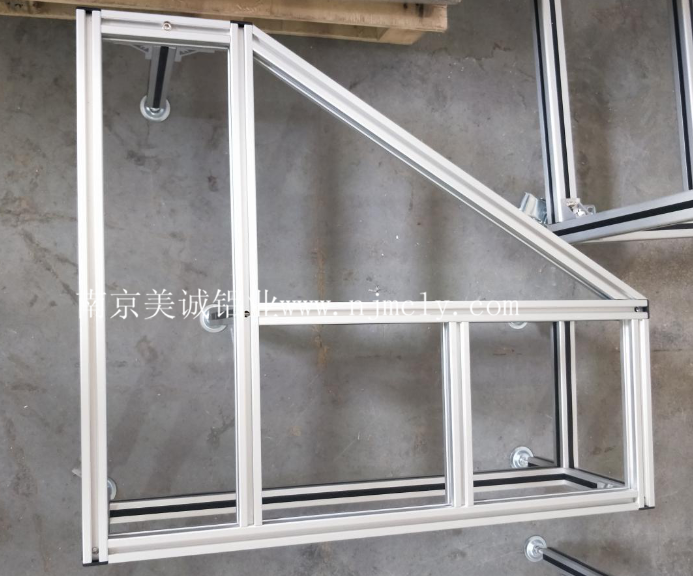 你知道氧化后的工業(yè)鋁型材框架優(yōu)點(diǎn)嗎？03