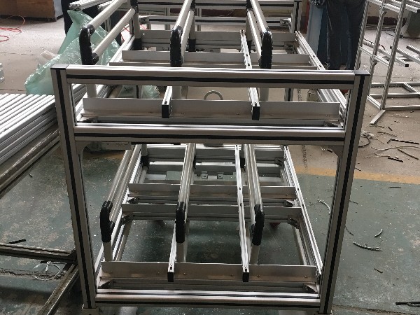 鋁型材框架與配件，可組裝的成品種類