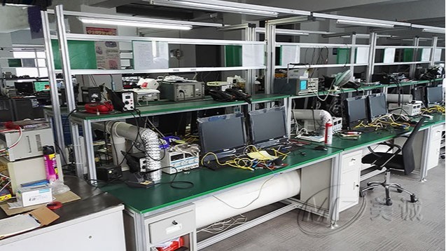 實(shí)驗(yàn)室防靜電工作臺(tái) 實(shí)驗(yàn)室防靜電工作臺(tái)